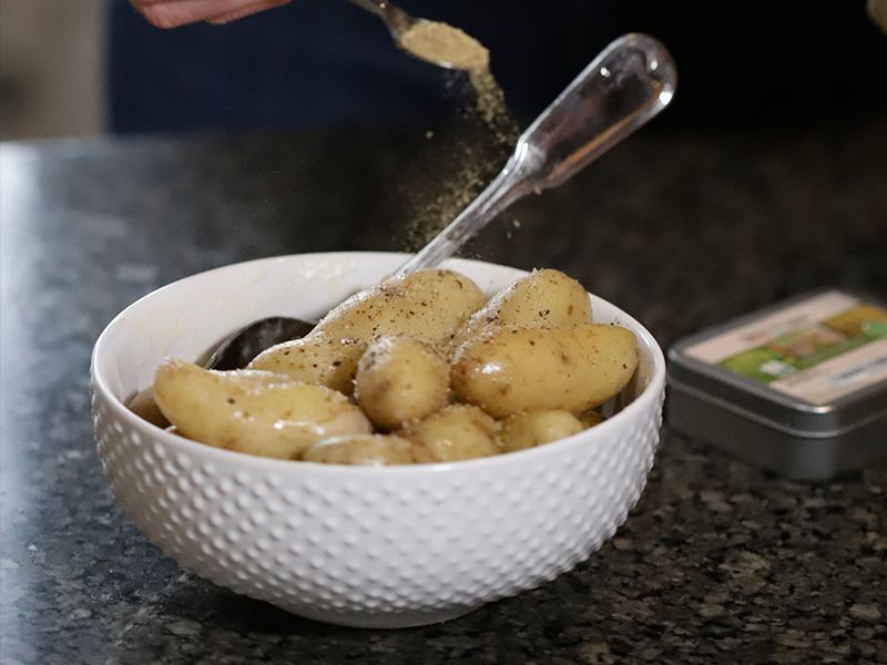 Fingerling Potatoes with Aioli and Fennel Pollen